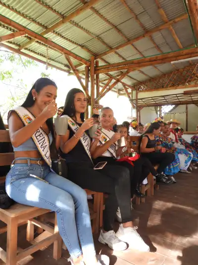 Turistas en Sendero Bambuquero